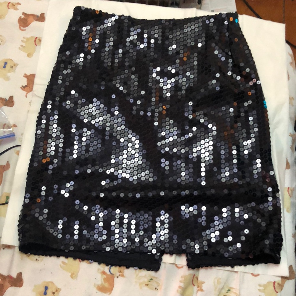 Black Sequin Mini Skirt. Moda Intl